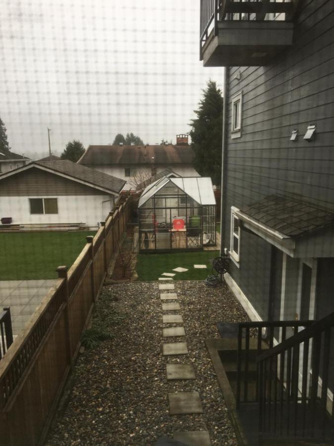Lisa'S Home เบิร์นนาบี ภายนอก รูปภาพ